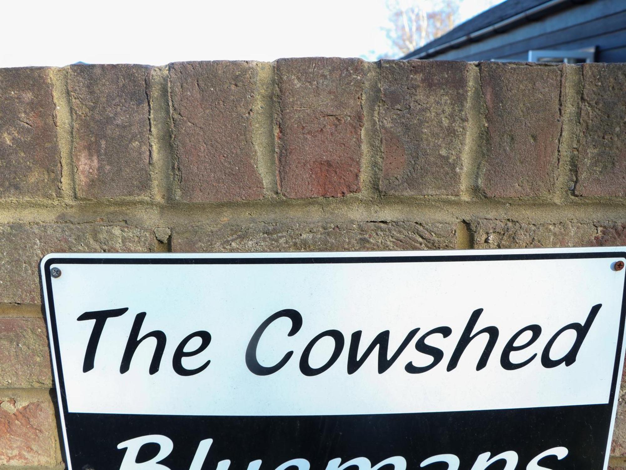 The Cowshed Villa Battle Bagian luar foto