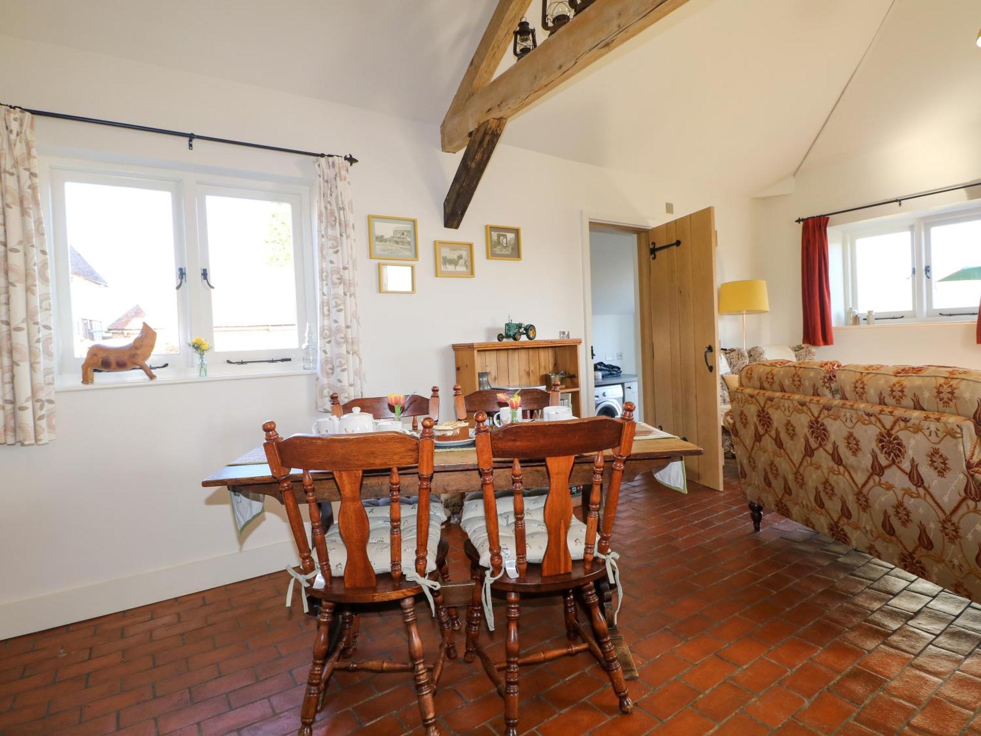 The Cowshed Villa Battle Bagian luar foto